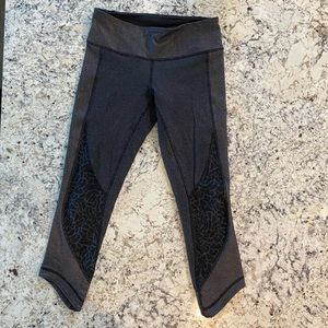 Lululemon capri yoga pants size 4